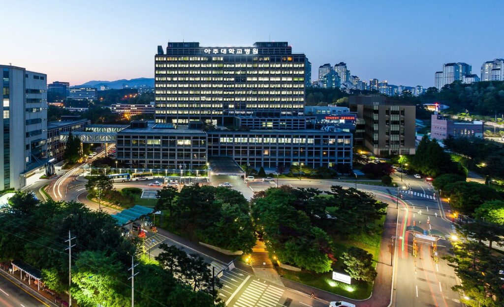 Университет Аджу, Корея