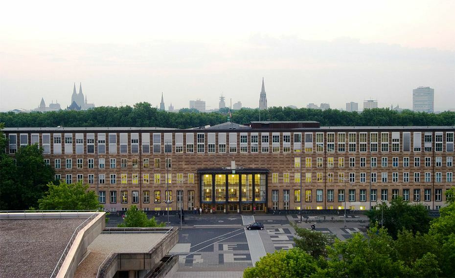 Uni Köln, (Университет Кёльна)
